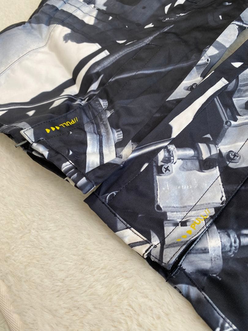 【新品タグ付き】バートン Analog スノーボードウェア ツナギ