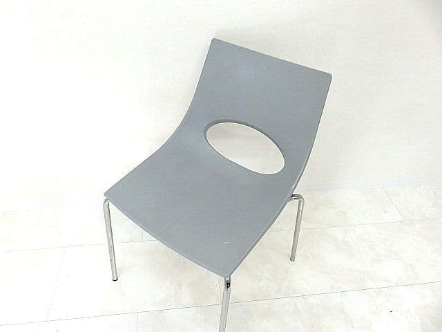 美品　カリガリス アームレスチェア スタッキング可 ダイニングチェア ACTUS