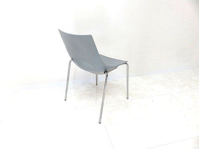 美品　カリガリス アームレスチェア スタッキング可 ダイニングチェア ACTUS