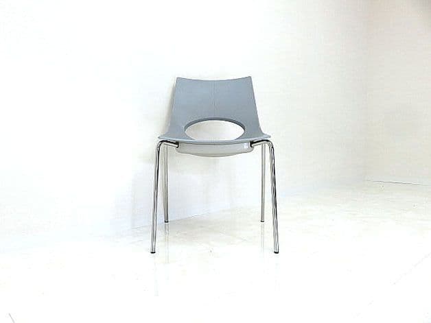 美品　カリガリス アームレスチェア スタッキング可 ダイニングチェア ACTUS