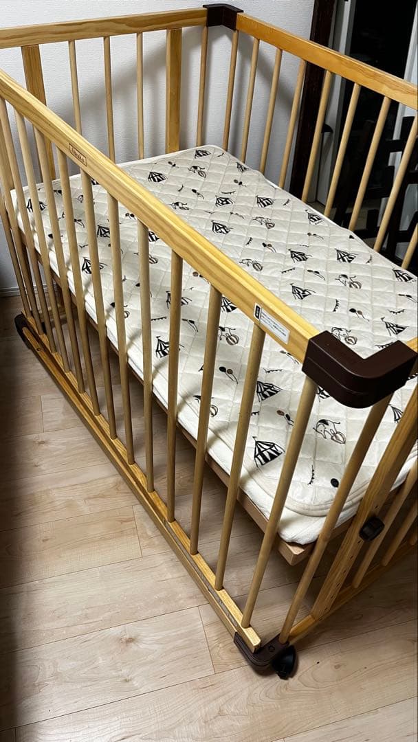 ファルスカ ベッドサイドベッド03 、敷布団、防水マット・マットレス付き