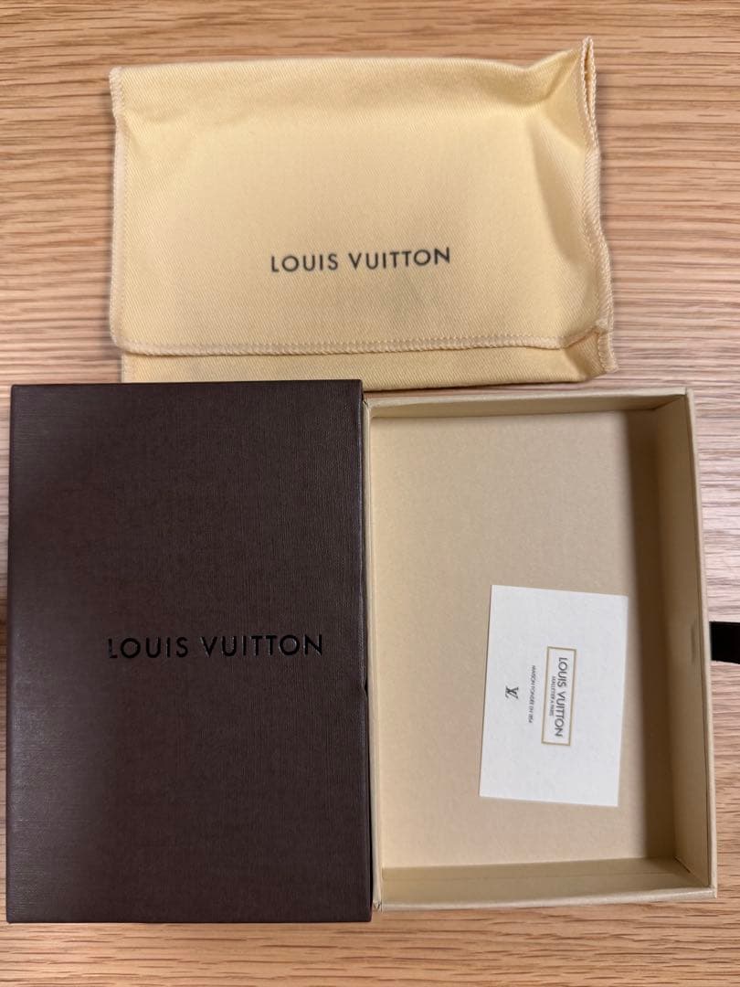LOUIS VUITTON エピ　ブラック 名刺入れ