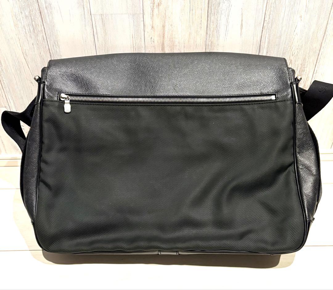 ルイヴィトン M30162 タイガ デルスー ショルダーバッグ