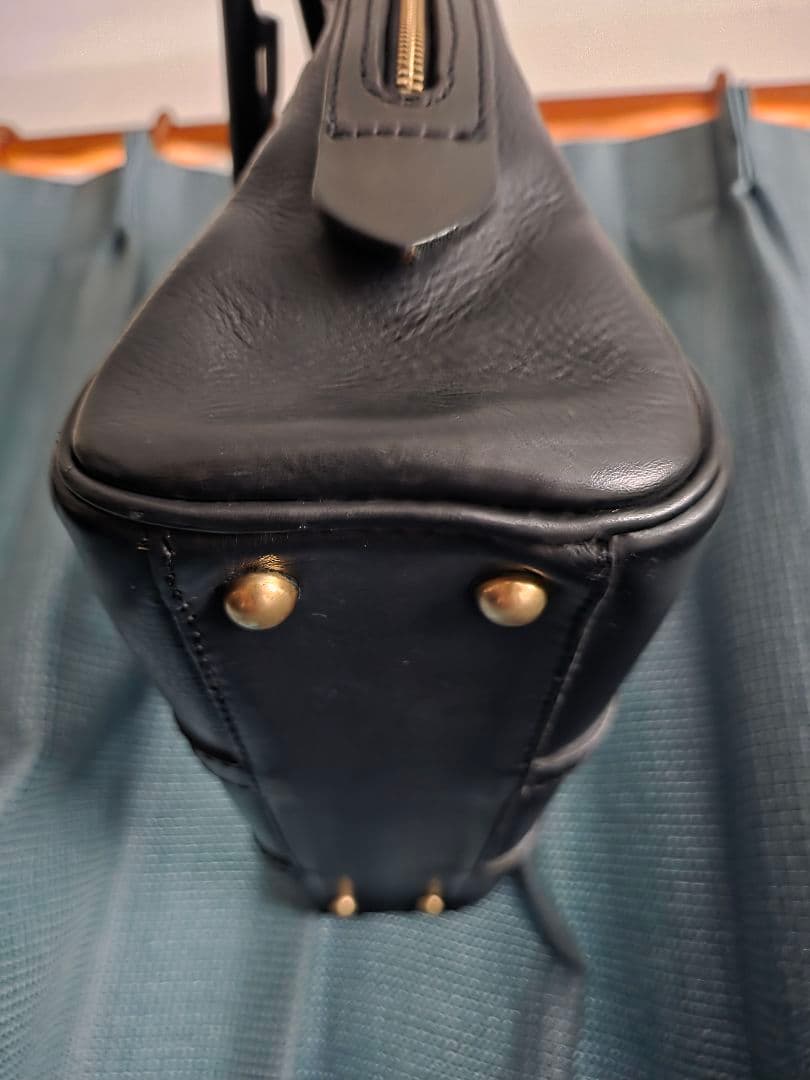 ヘルツ オルガン ドイツホックのビジネスバッグ 〈現品販売品 〉