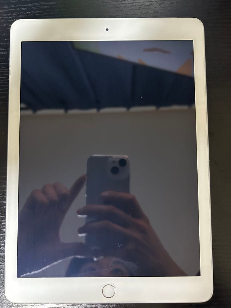 Apple iPad 本体　第5世代