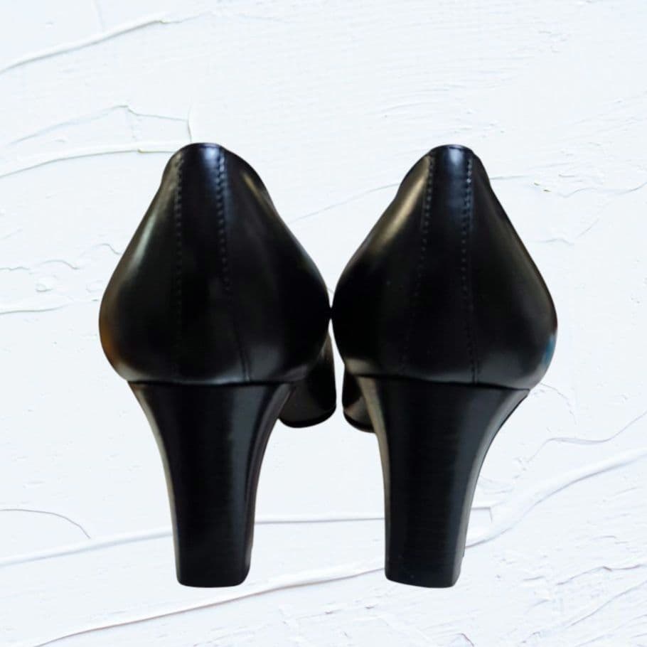 ❤美品❤タニノクリスチー 37 パンプス 黒 ロゴ刻印 希少 イタリア製