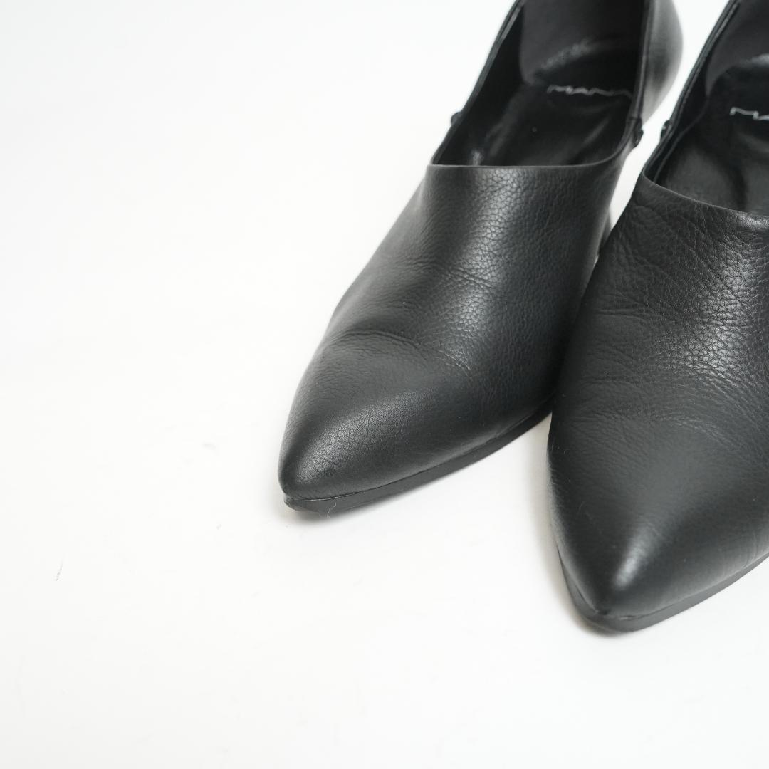 【美品】MANA マナ パンプス 深履き レザー ポインテッドトゥ 23.5