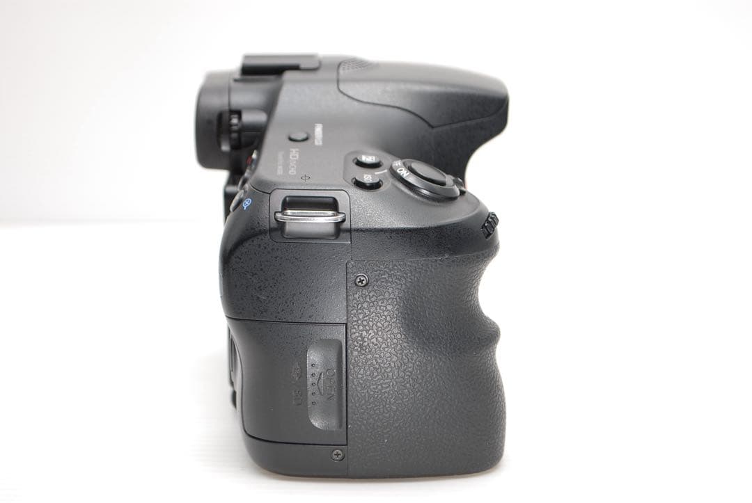 ❤️SONY α65❤️美品 手振れ補正付き 望遠レンズ付き 高速連写&追従AF