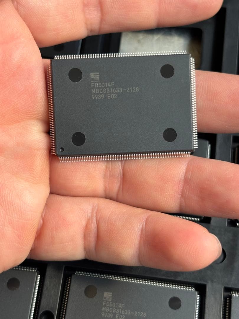 11個。富士電機ICチップ。新品同様。未使用。長期保管品