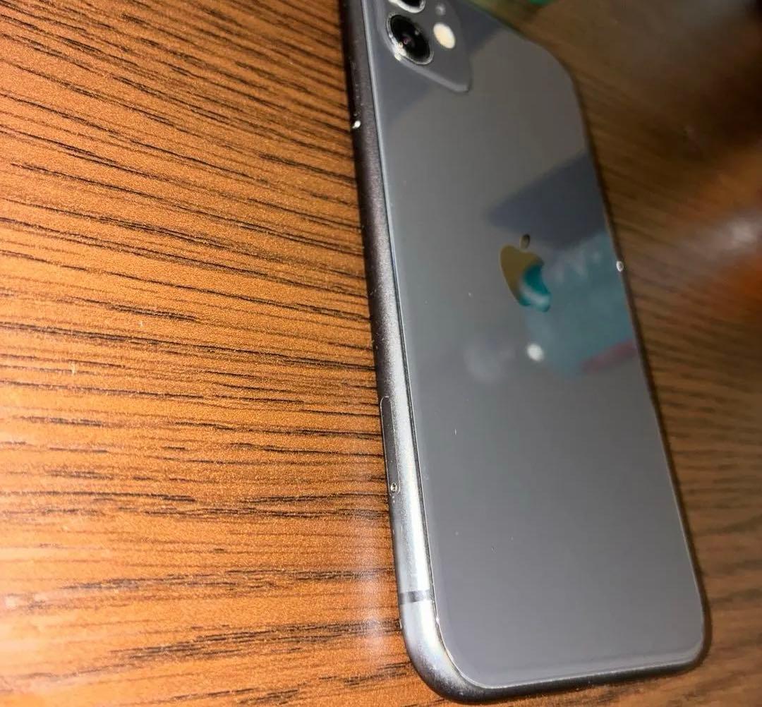 ヤ*ト様 iPhone11 128GB SIMフリー バッテリー　72% 初期化