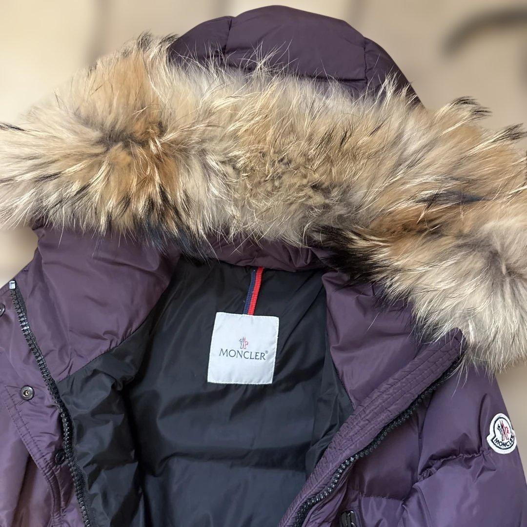 Moncler ダウンジャケット フード付き