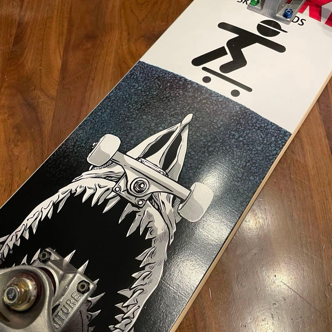 極美品　ベンチャートラック　スケートボード　コンプリート　子供用　スケボー