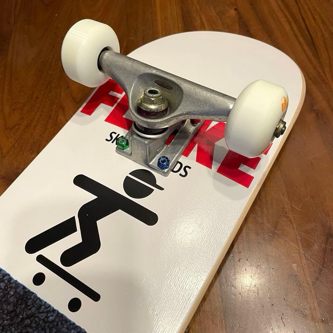 極美品　ベンチャートラック　スケートボード　コンプリート　子供用　スケボー