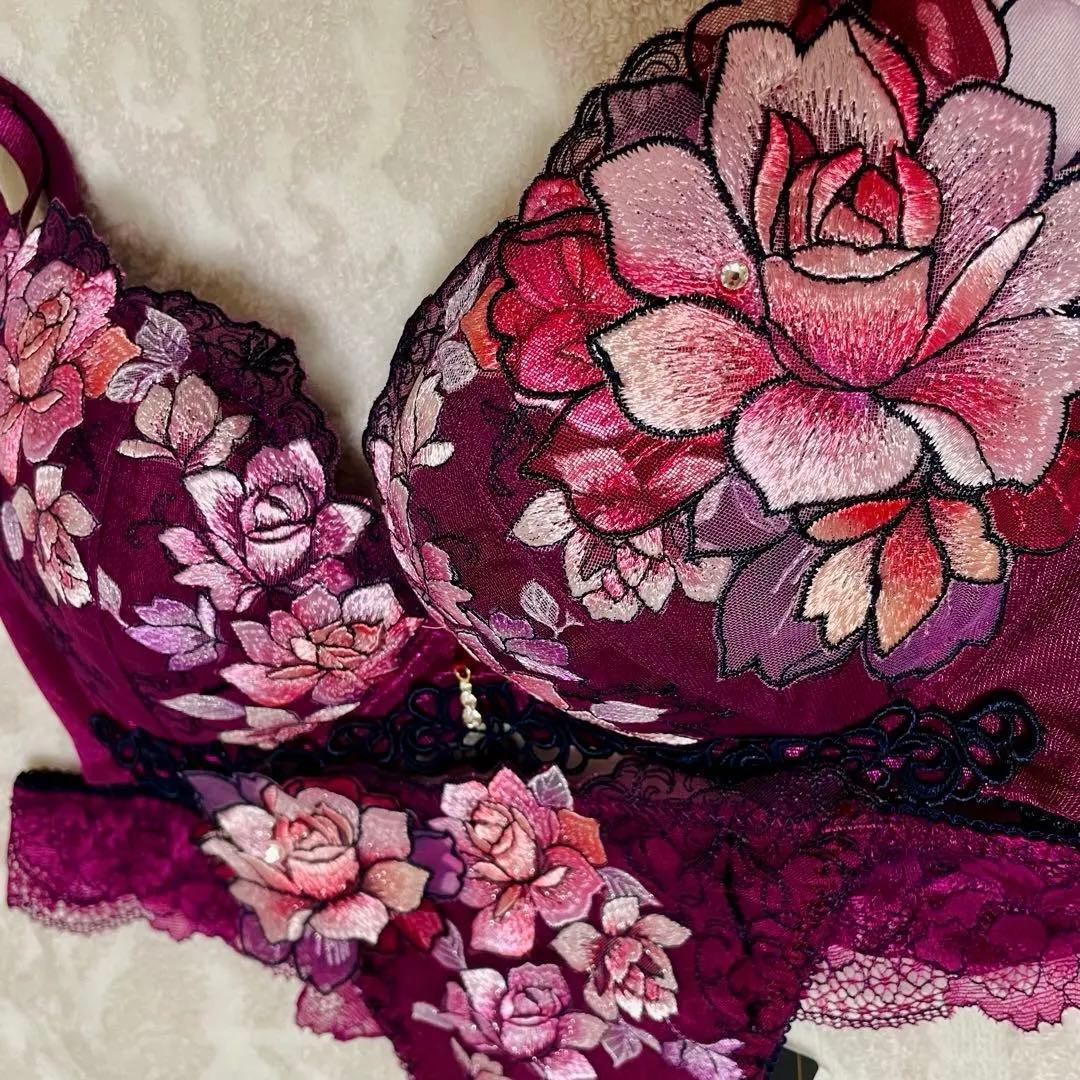 ブロイド　インゴット ♡ 23 WI E65ブラ&Tバックセット ワコール