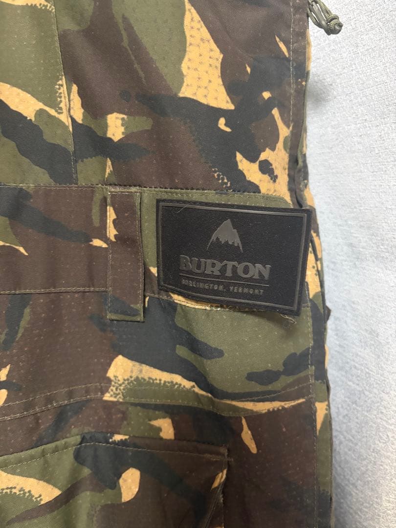 BURTONゴアテックス　ビブパンツ　Mサイズ