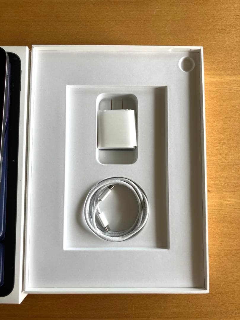 ほぼ新品 iPad Air M2 11インチ 128GB Wi-Fi 保証残あり