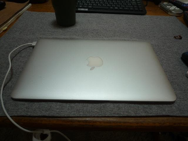 MacBook本体 MacBook Air A1465(MD233J) SSD256G win7