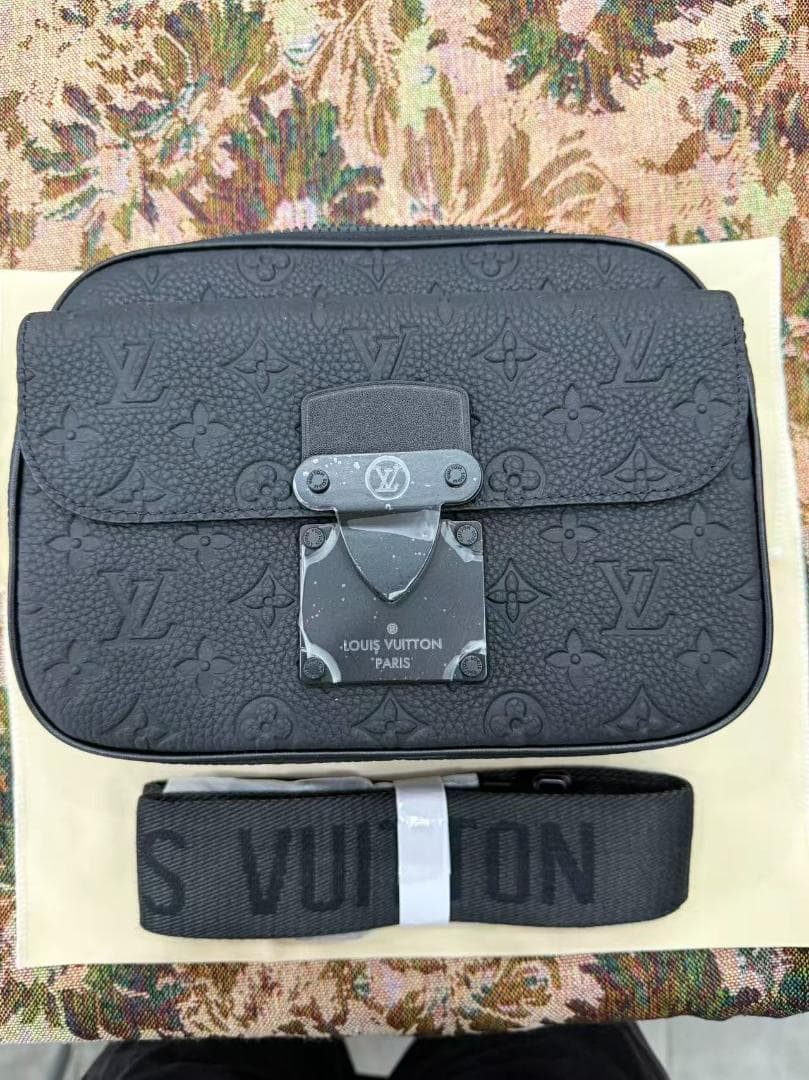 m58489 黒のショルダー、24時間以内発送