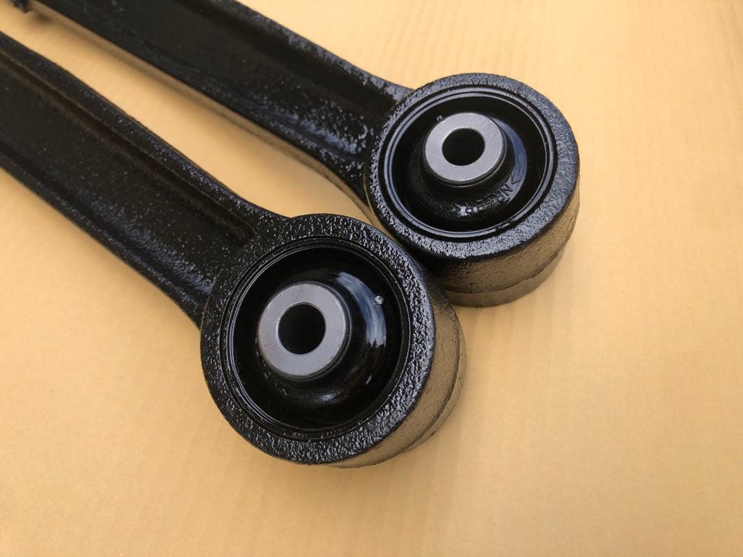 【全国送料無料】ジムニーJB23 新品偏芯ブッシュフロントアーム３インチアップ