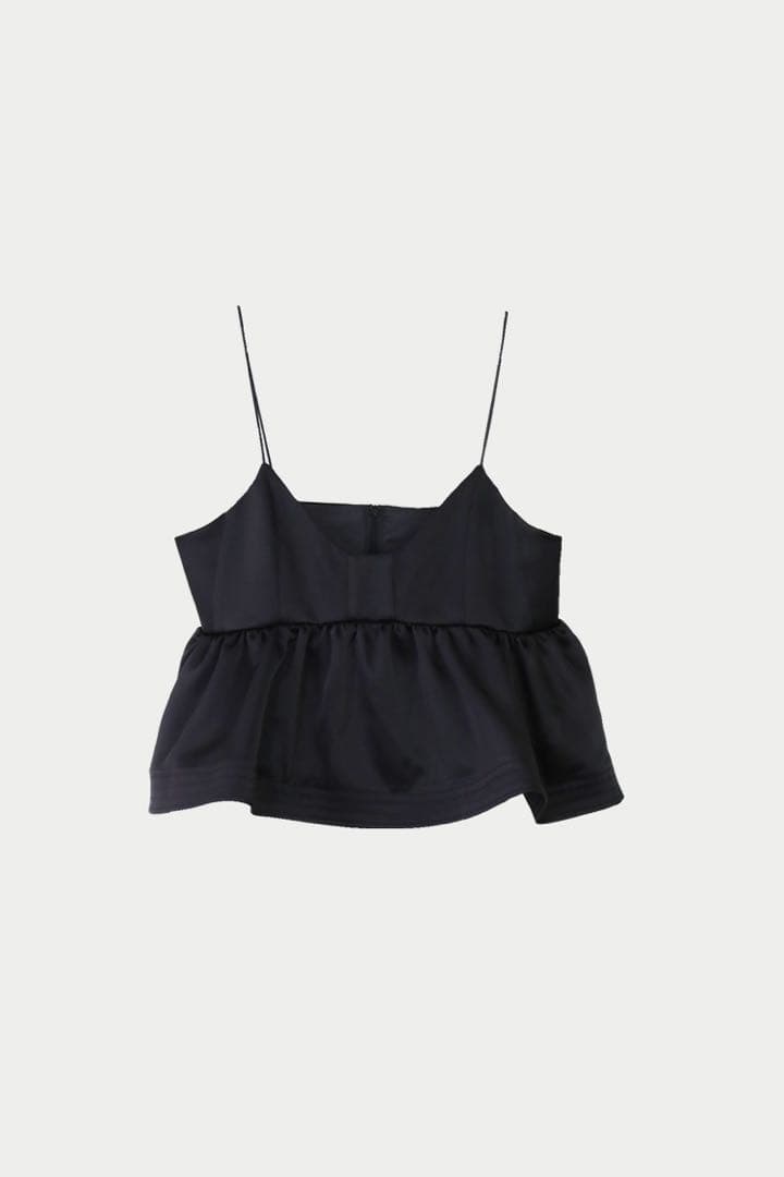 キラリ！新品未使用⭐︎machatt⭐︎ サテンフレアキャミソール