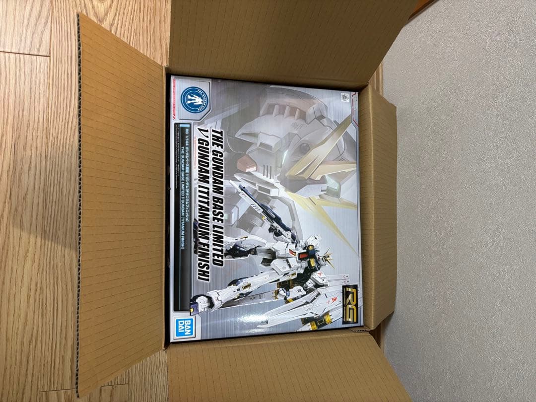 価格見直しRG Vガンダム&サザビー セット　BANDAI専用輸送箱で対応