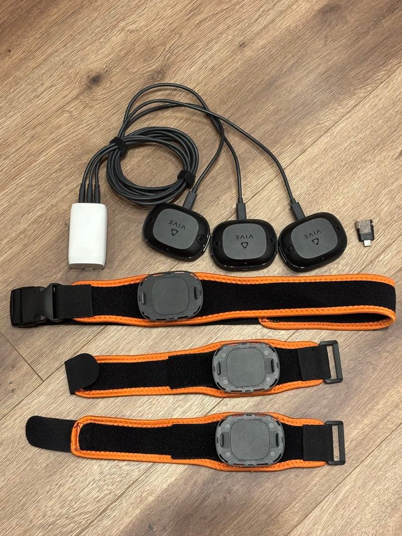 VIVE Ultimate Tracker（アルトラ）　3個+ストラップ+充電器