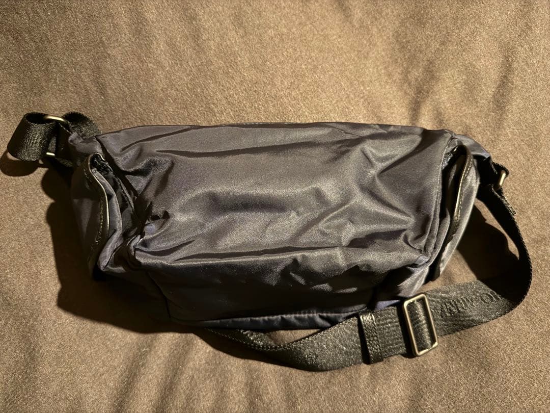 ス*８様 激レア　ジョルジオ アルマーニ　大人気ボディバッグ