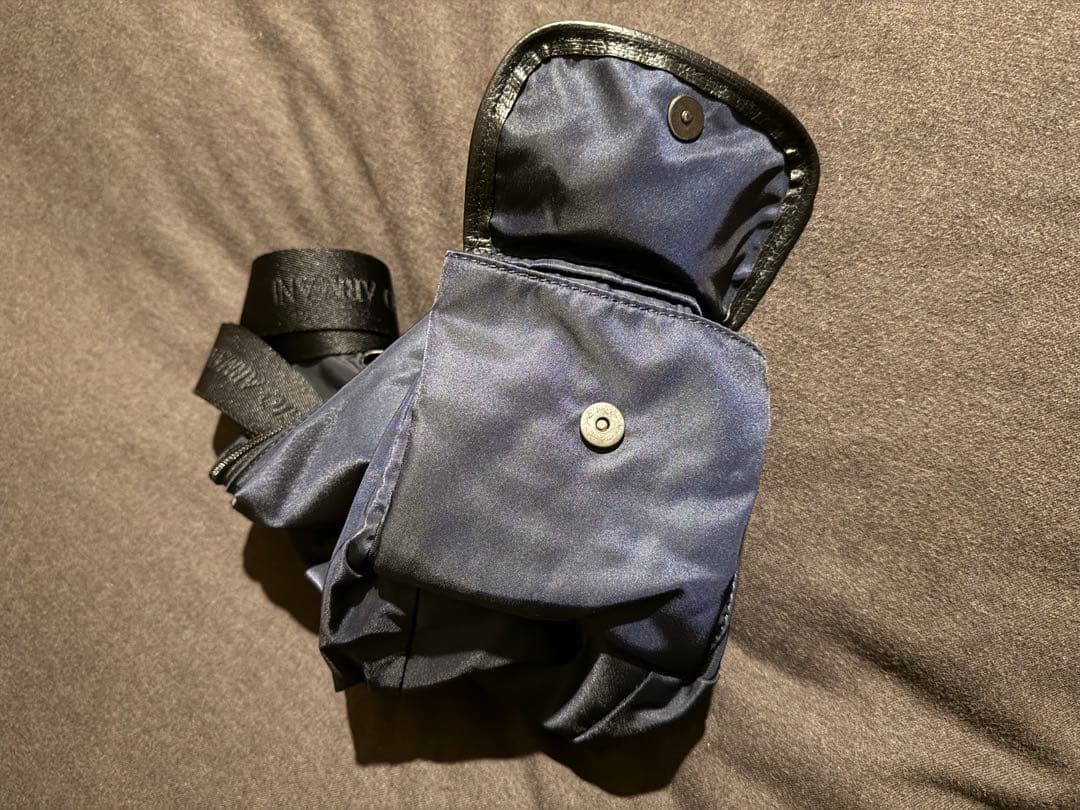 ス*８様 激レア　ジョルジオ アルマーニ　大人気ボディバッグ