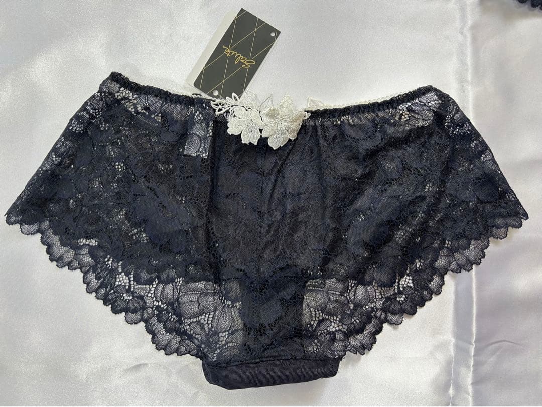 新品タグ付 ワコール サルート89G店舗限定 完売 ブラ70D&ショーツM