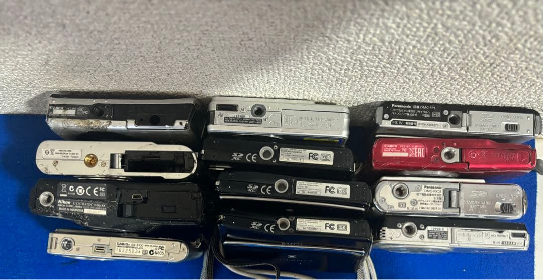 デジタルカメラ　12点セット