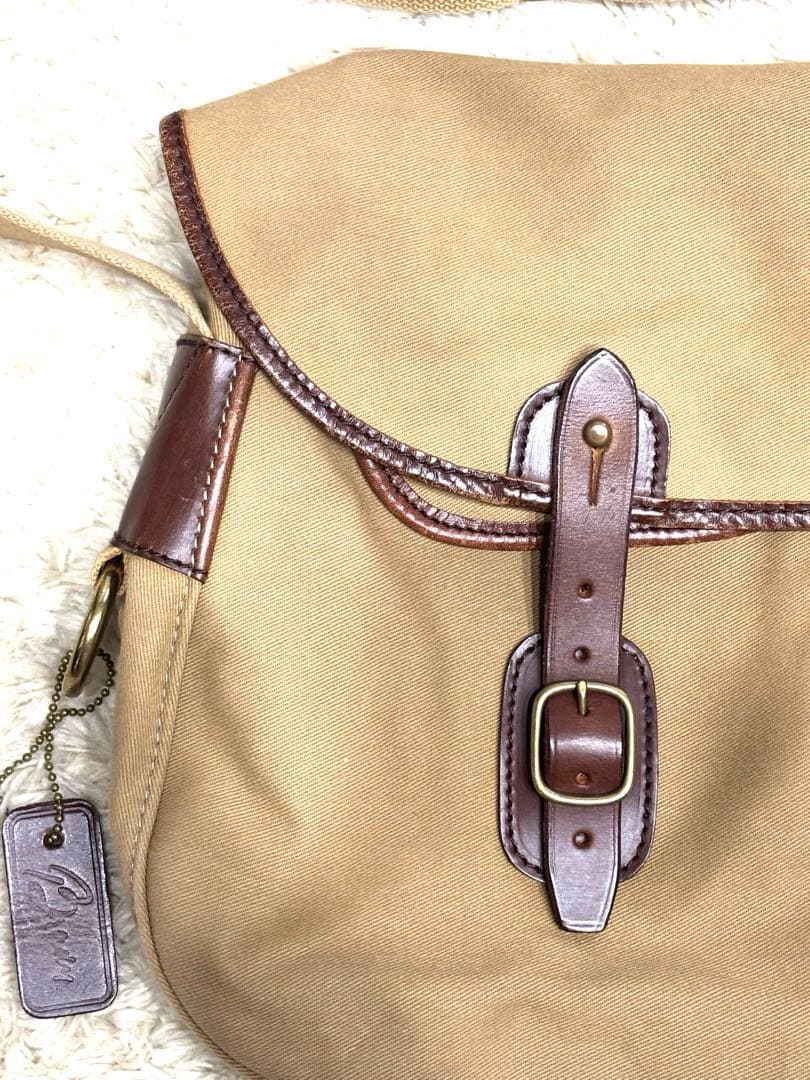 Brady アリエルトラウト ラージ　ベージュ