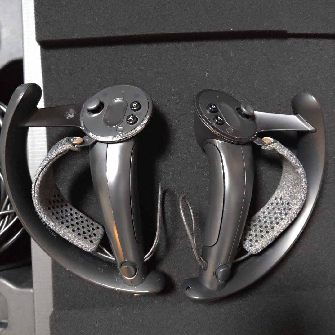 Valve Index ヘッドセットとコントローラー