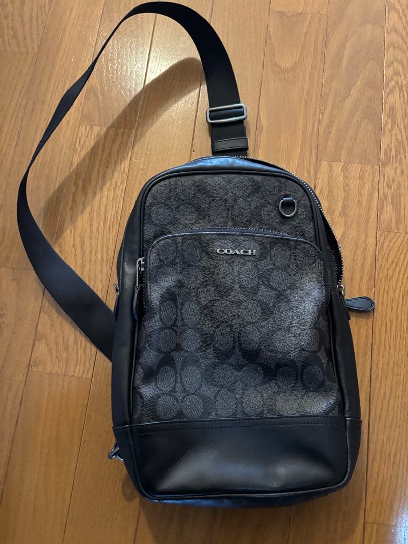 COACH ブラックレザーショルダーバッグ