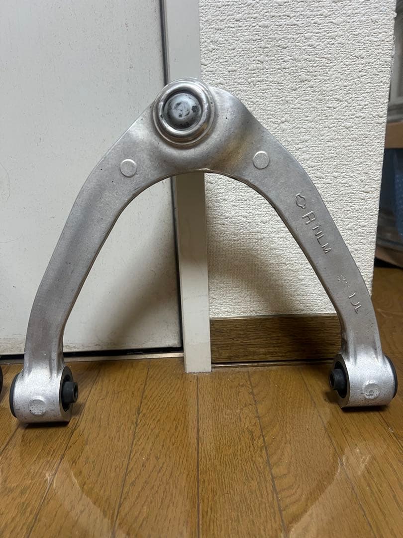 sv36クーペ純正アッパーアーム