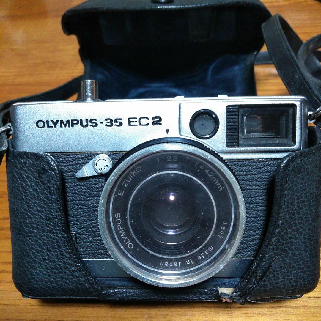 OLYMPUSのカメラとフラッシュ