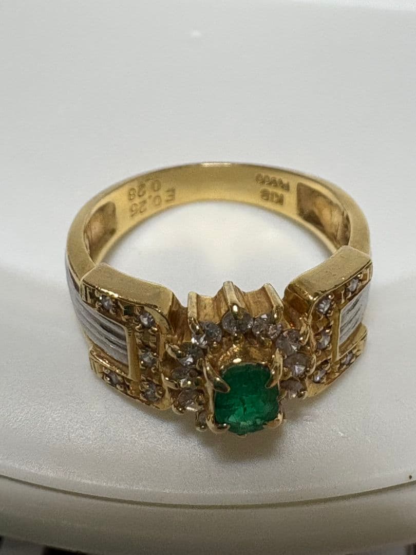 エメラルド PT900ダイヤモンド リング