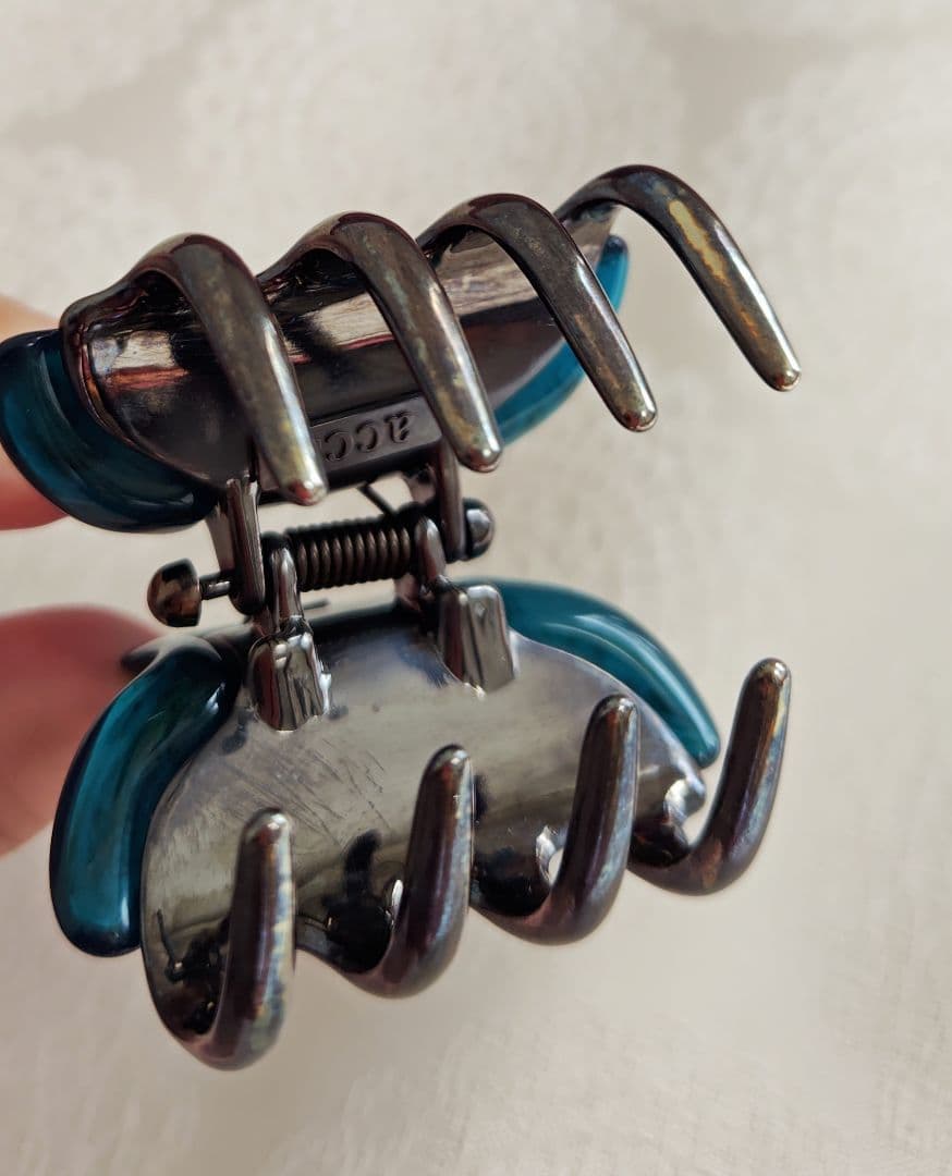 アッカ ヘアクリップ グランデサイズ