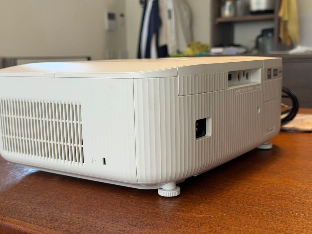 エプソン　プロジェクター　EH-TW6250