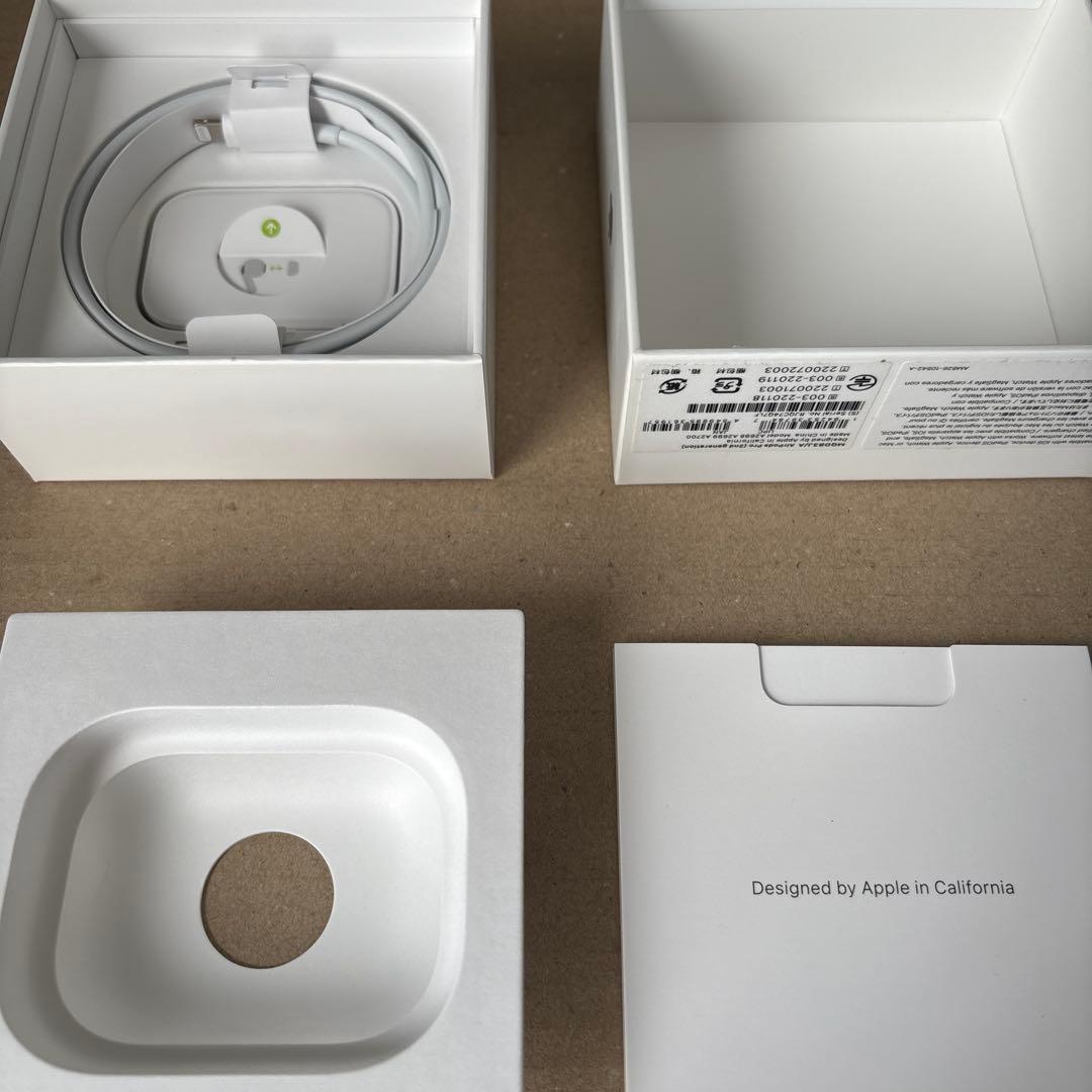 Apple AirPods Pro 2 Lightning端子