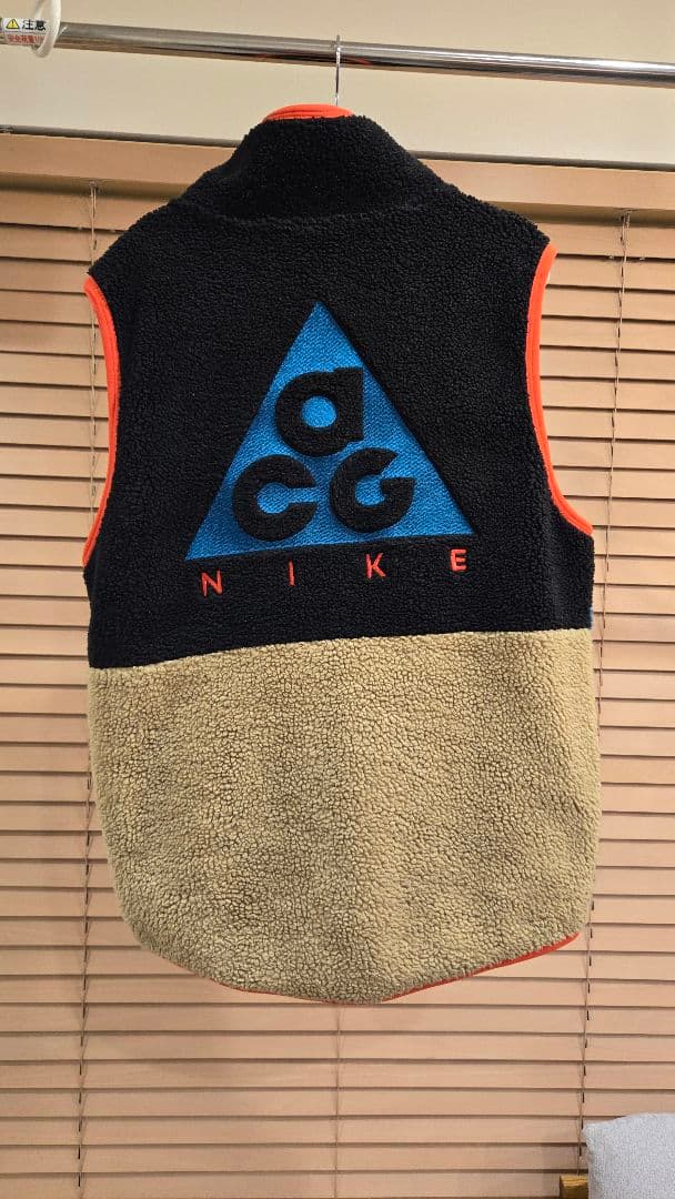 ACG マルチカラー ベスト S　訳アリ