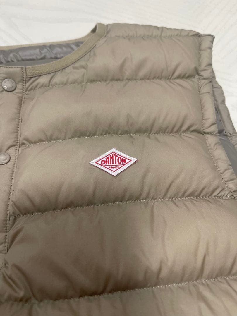 DANTON ベージュ ダウンベスト Mサイズ　一回しか