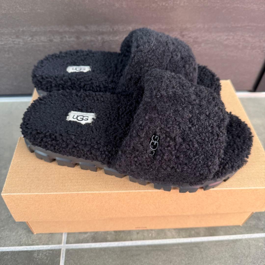 UGG★ボアサンダル　23cm