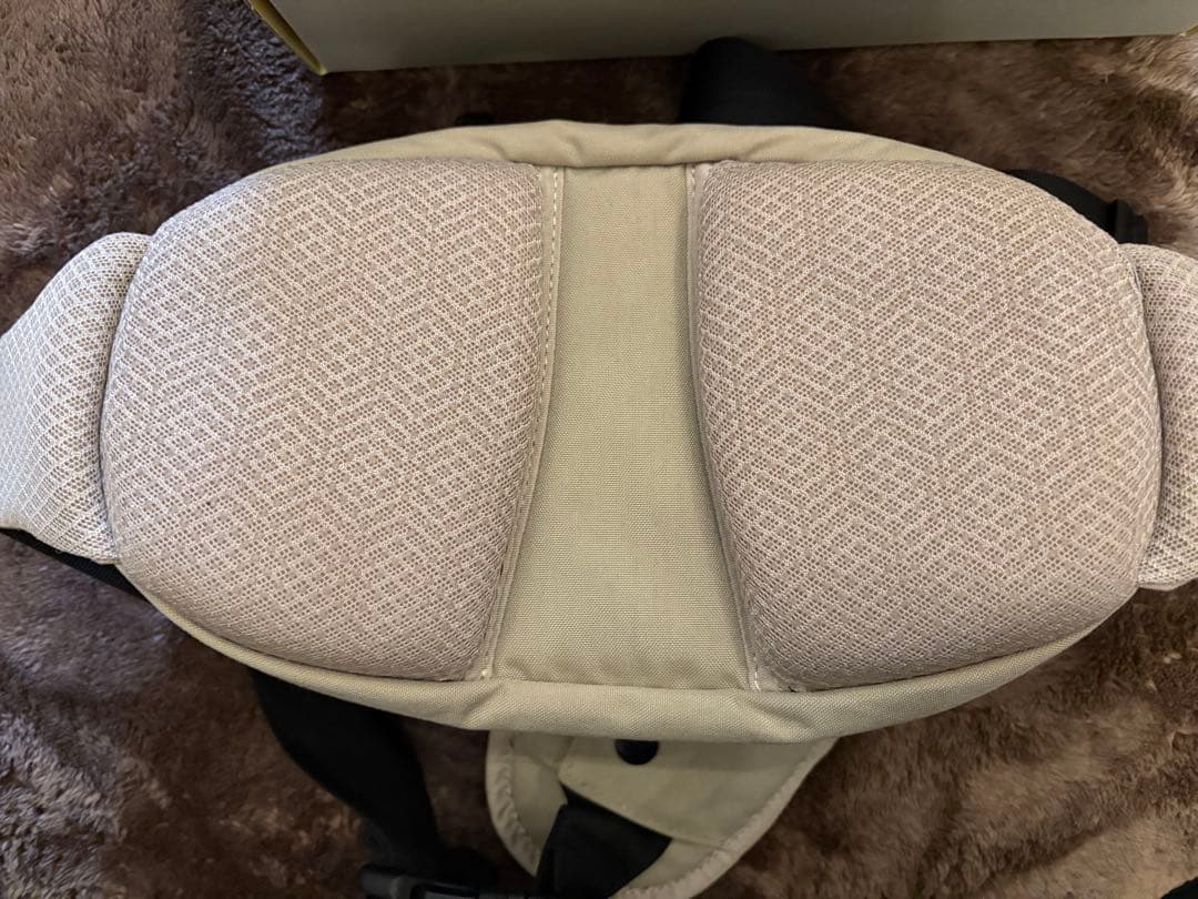 Hugoo ハグークッション付きヒップシート ベージュ