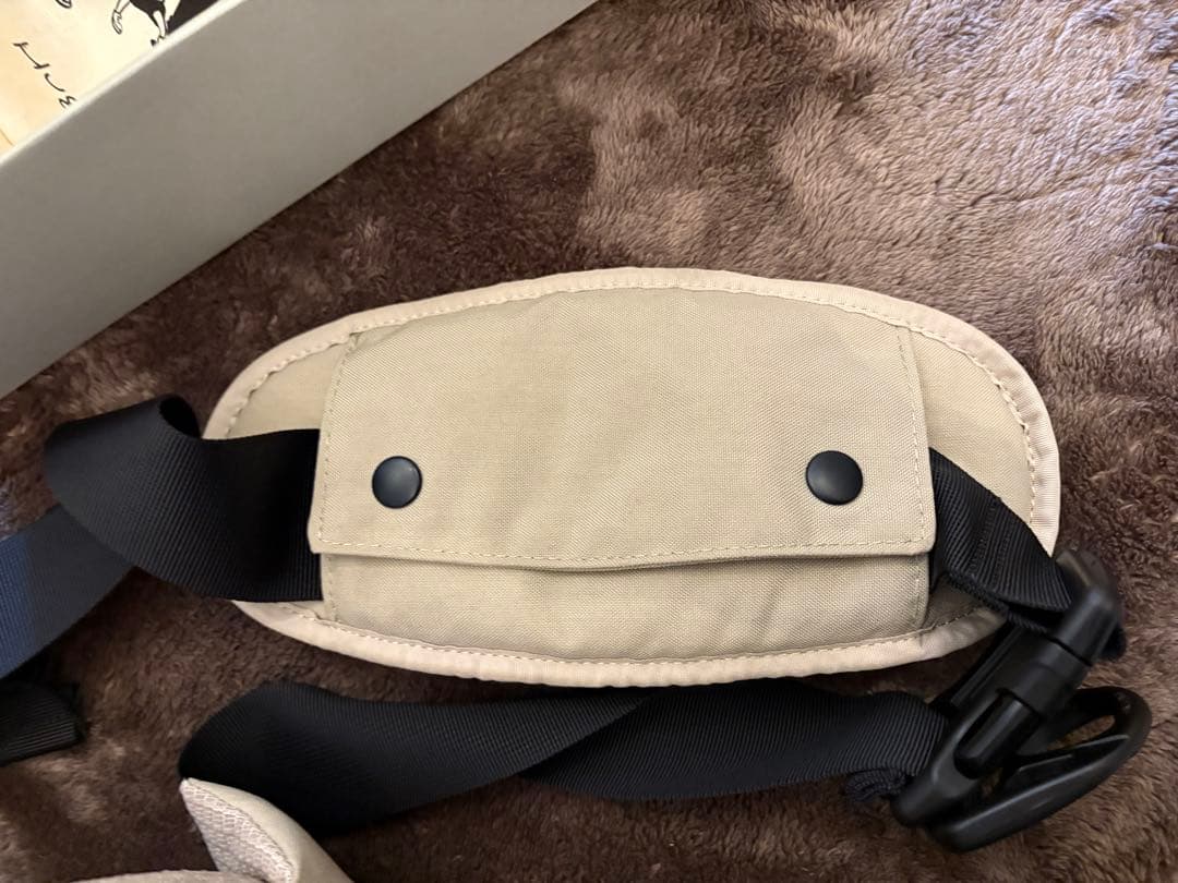 Hugoo ハグークッション付きヒップシート ベージュ