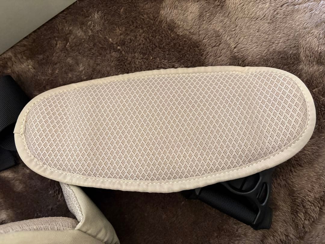 Hugoo ハグークッション付きヒップシート ベージュ