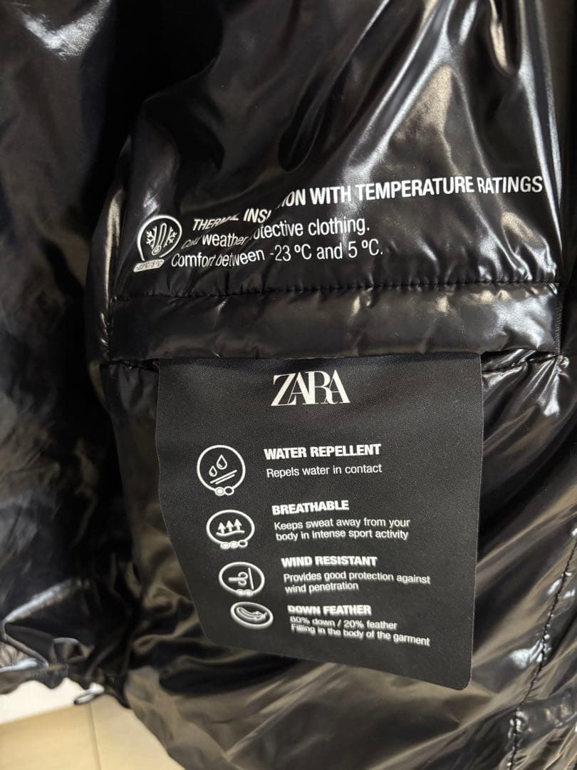 めい　ZARA 光沢ダウン　Mサイズ