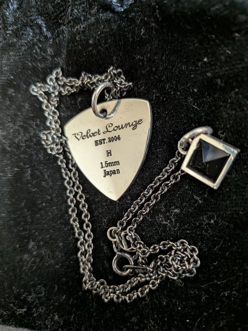 ◆ ヴェルヴェットラウンジ◆ ピック ウィズ スタッド チャーム ペンダント