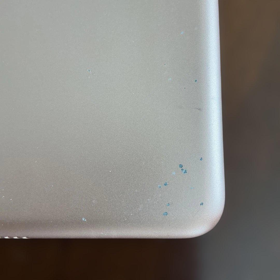 Apple iPad 第８世代ゴールド 本体＆充電器付き