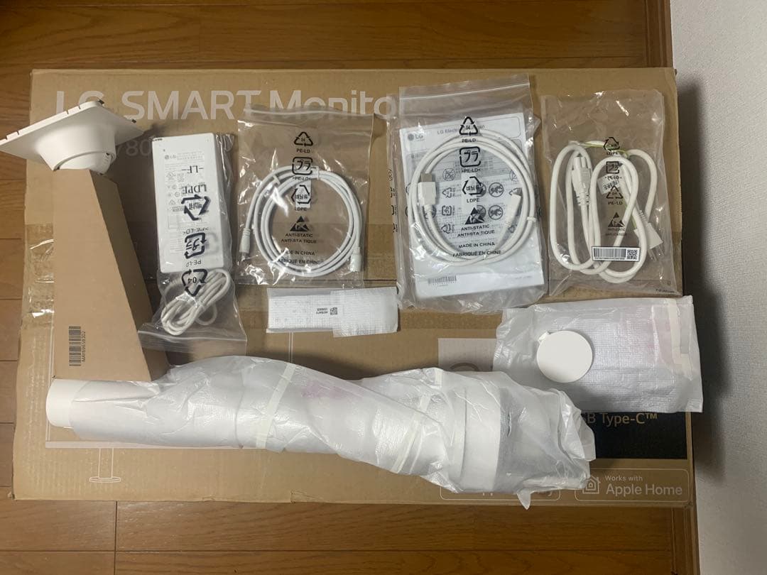 LG SMART Monitor 32SQ780S 32インチ