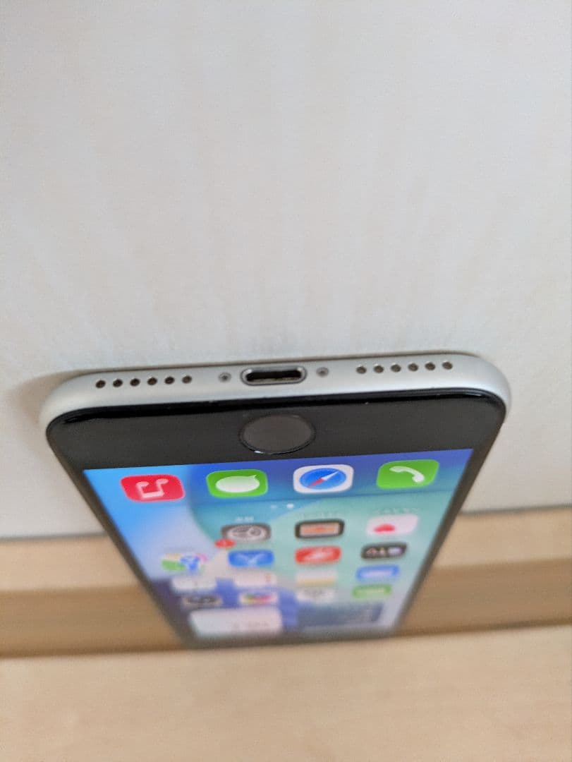 【★格安★】Apple iPhone SE (第2世代) ホワイト